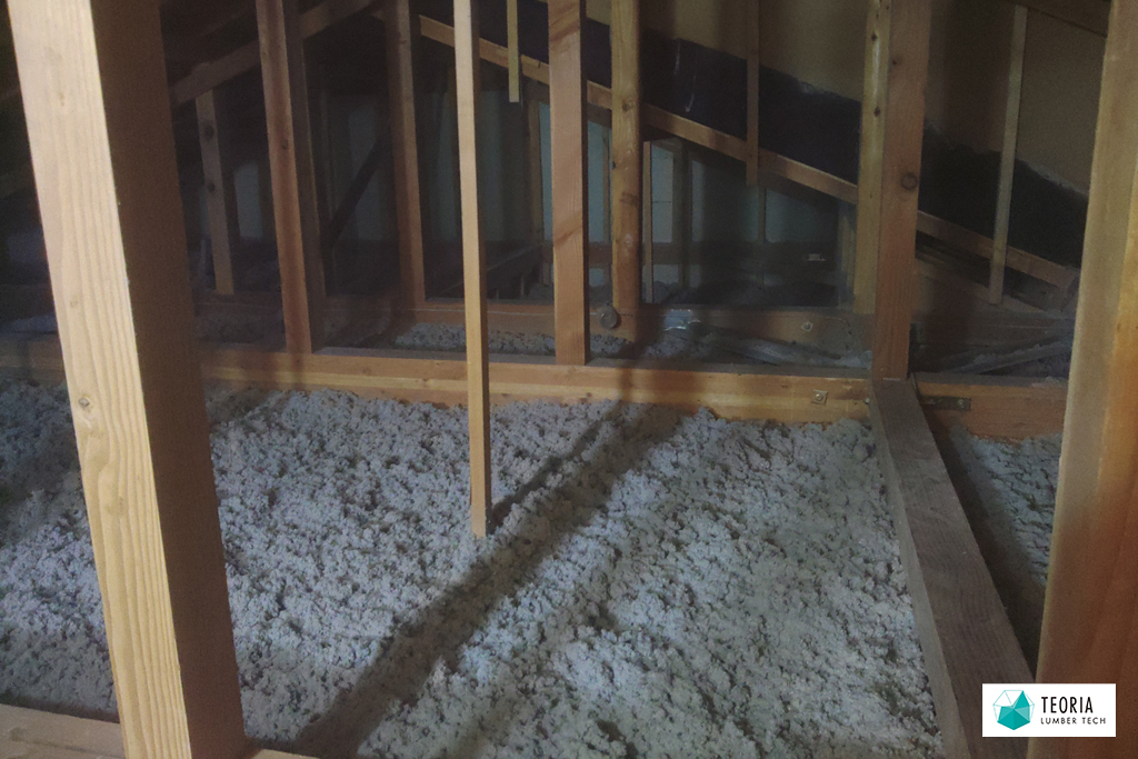 セルロースファイバーで断熱リフォームした小屋裏