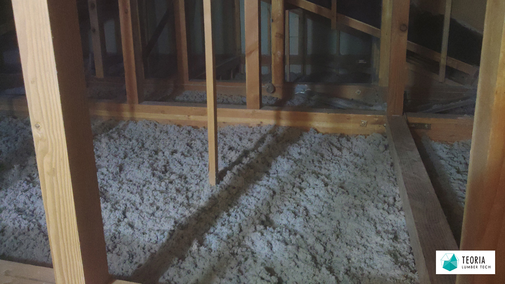 セルロースファイバーを使用した天井断熱